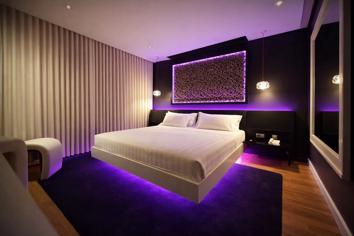 Silk Motel #24