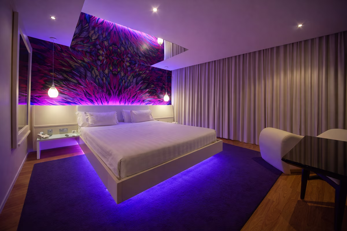 Silk Motel #35