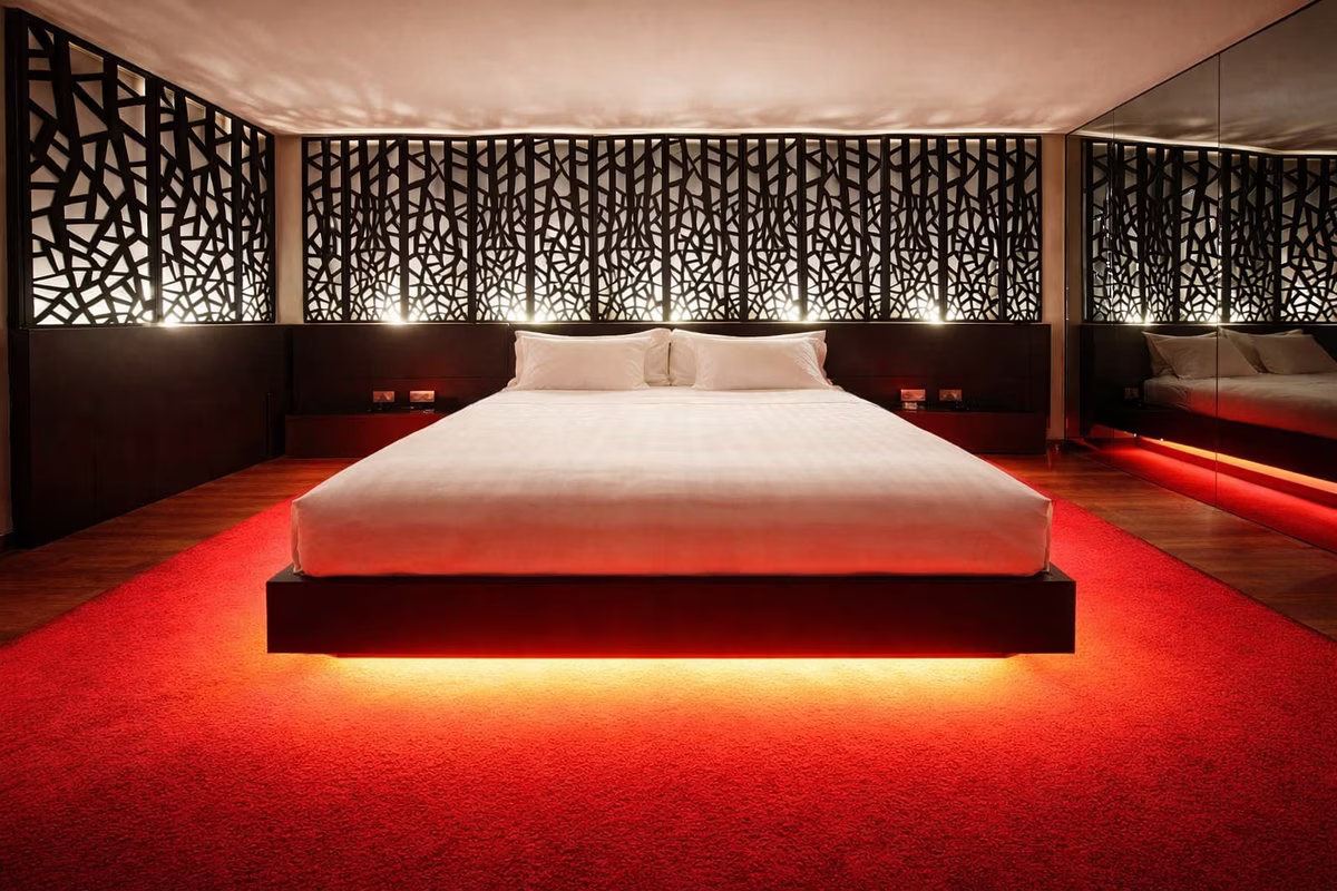Silk Motel #21