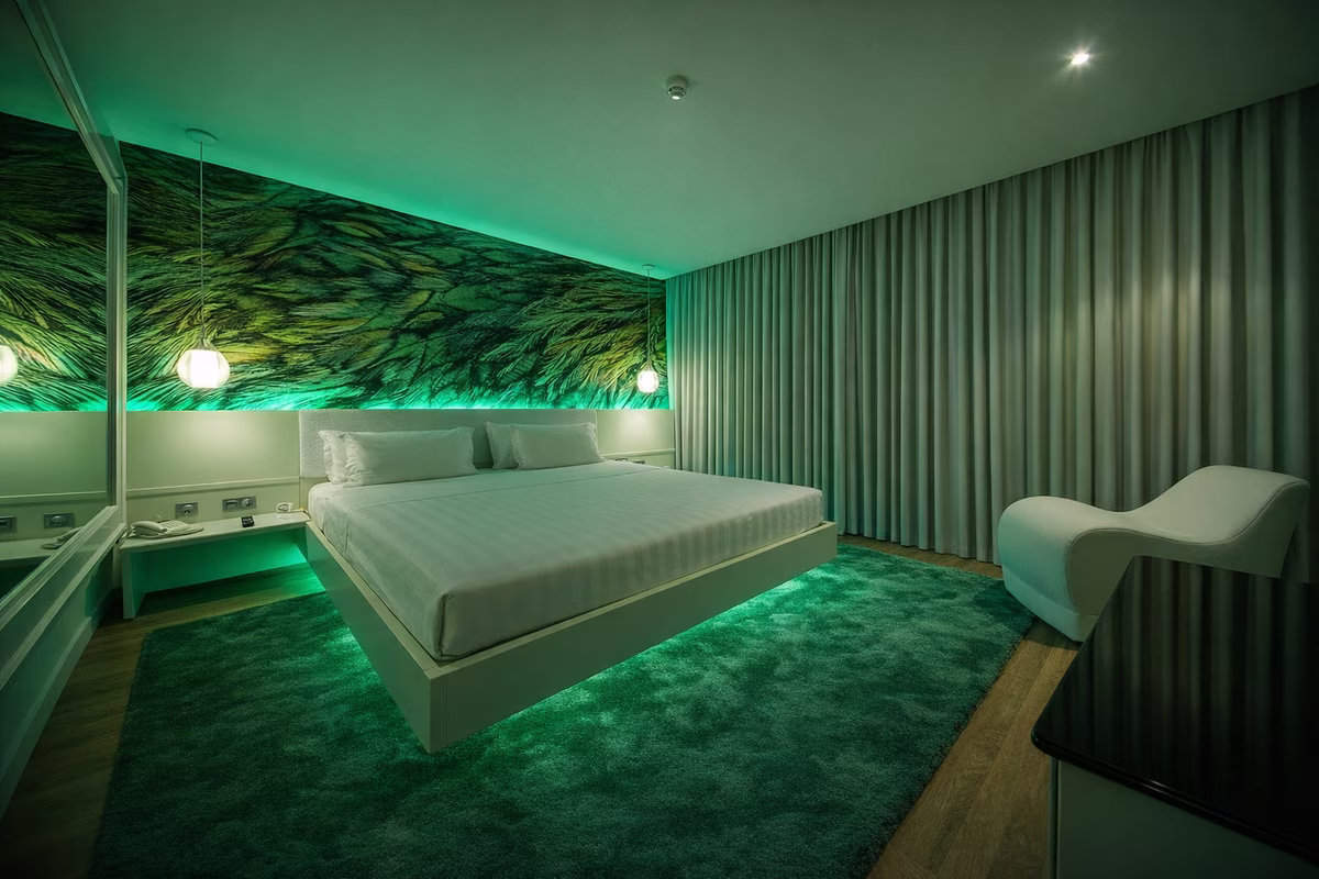 Silk Motel #36