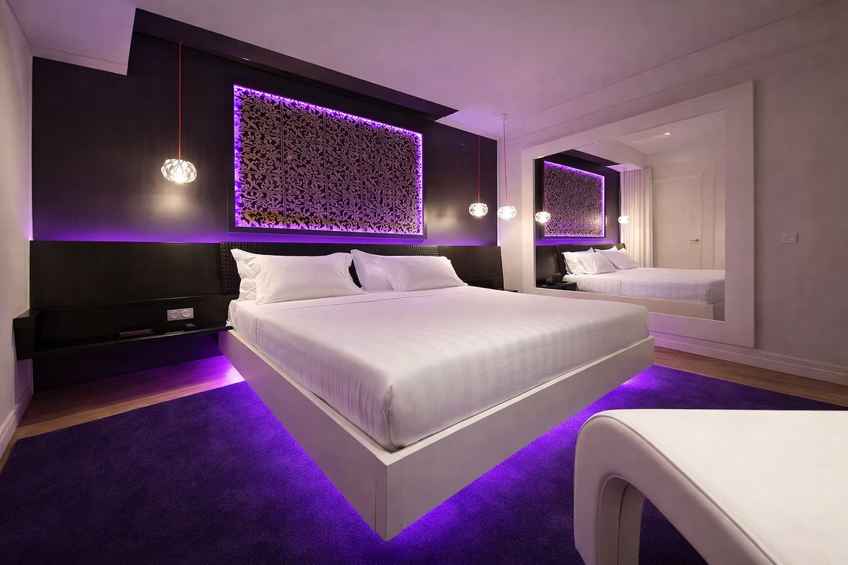 Silk Motel #22