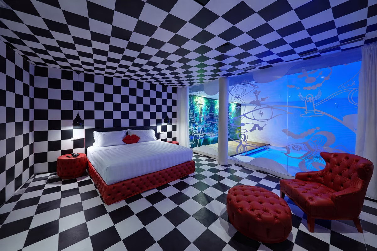 Silk Motel #15