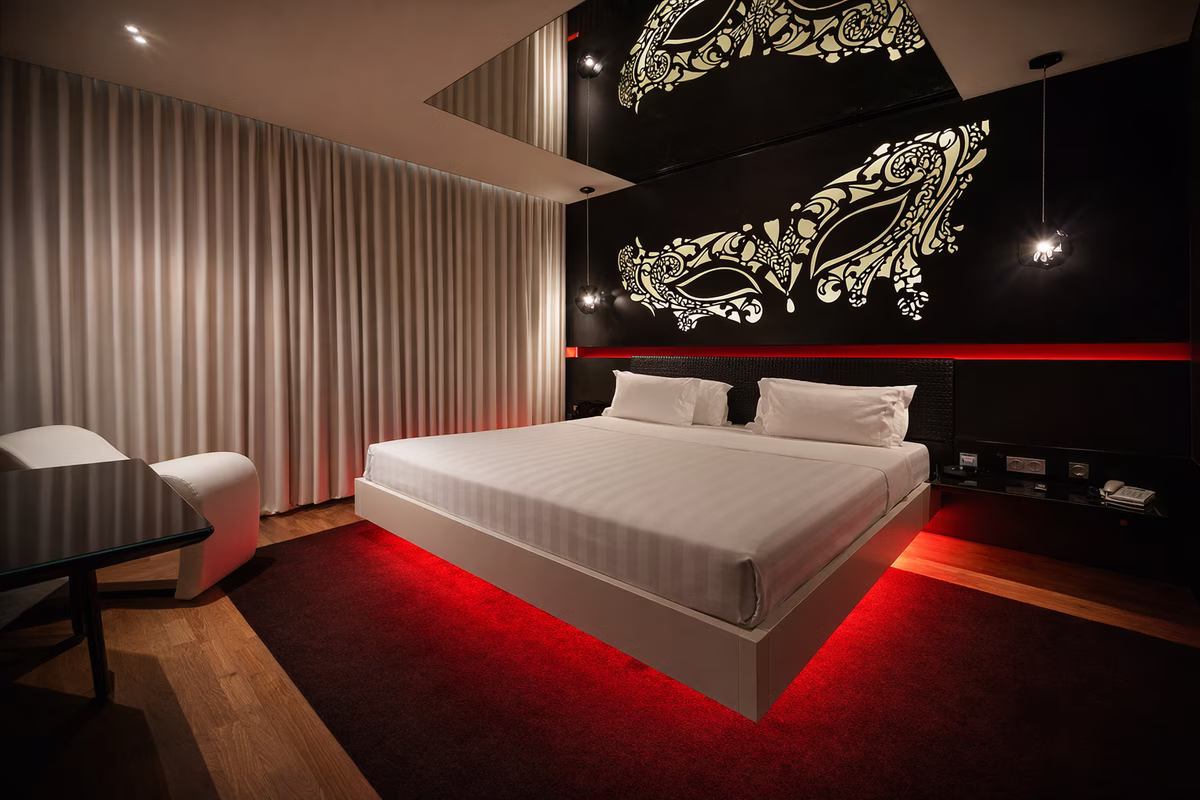 Silk Motel #4