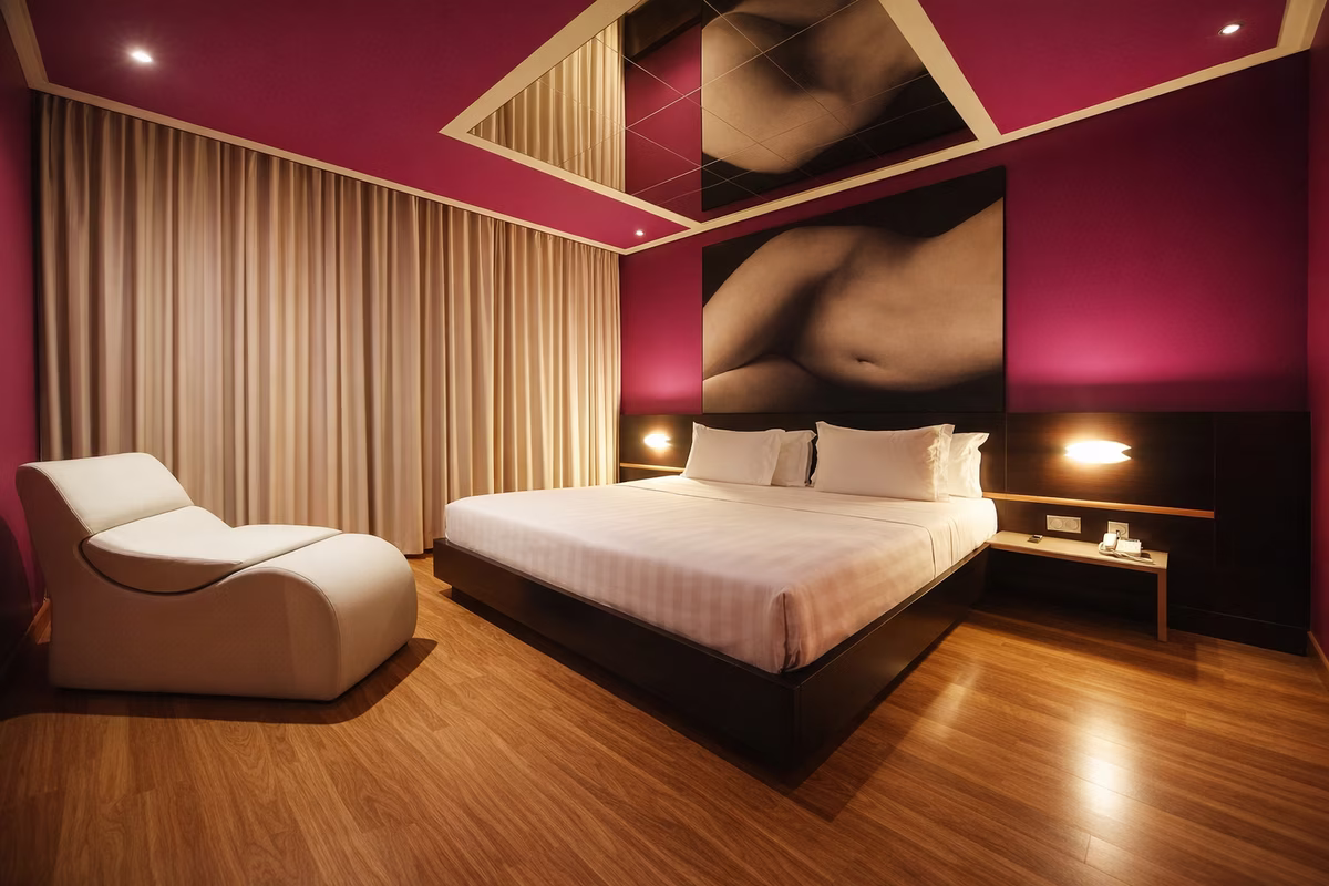 Silk Motel #40