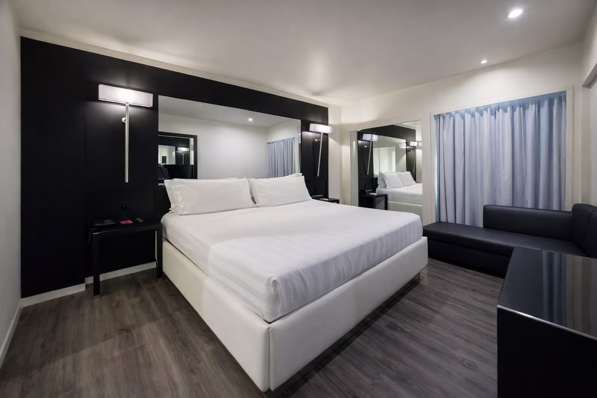 Motel Tropicana #7
