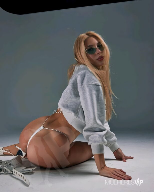 Escort Lia Mendes Photo 2